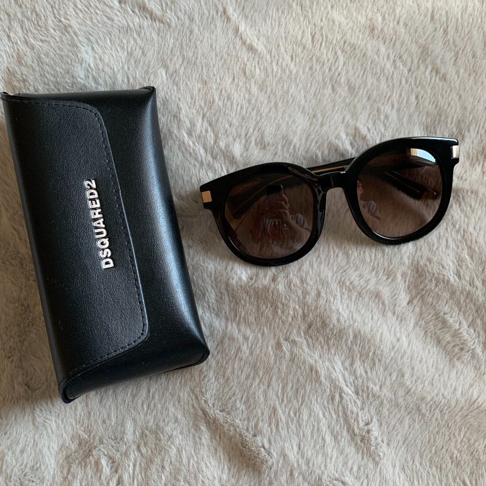 DSquared2 Large Frame Sunglasses 🌞